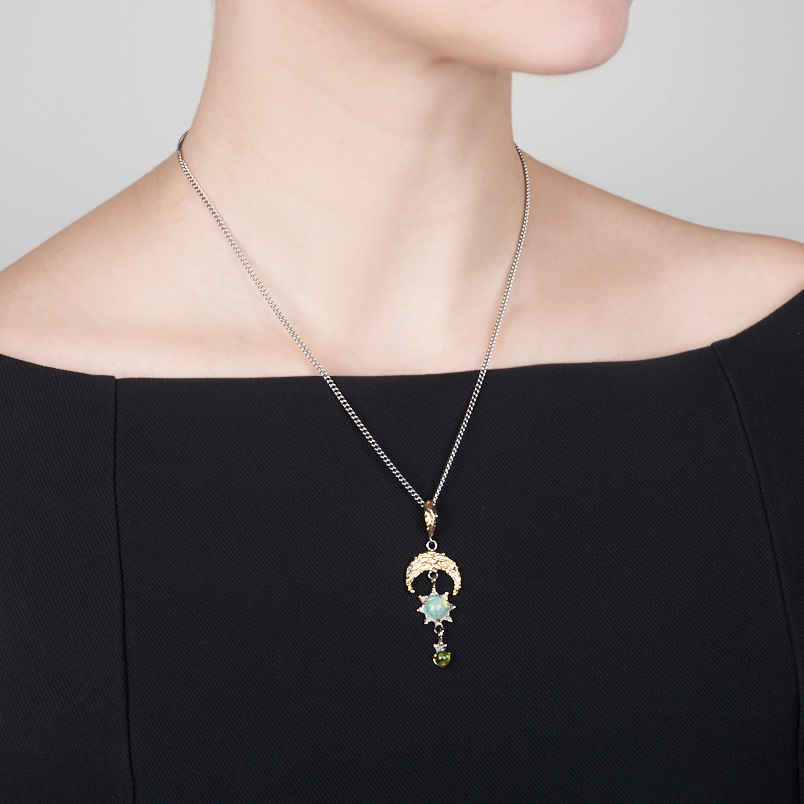 Кулон опал благородный белый Эфиопия (серебро 925 пр. позолота, родир. черн.)