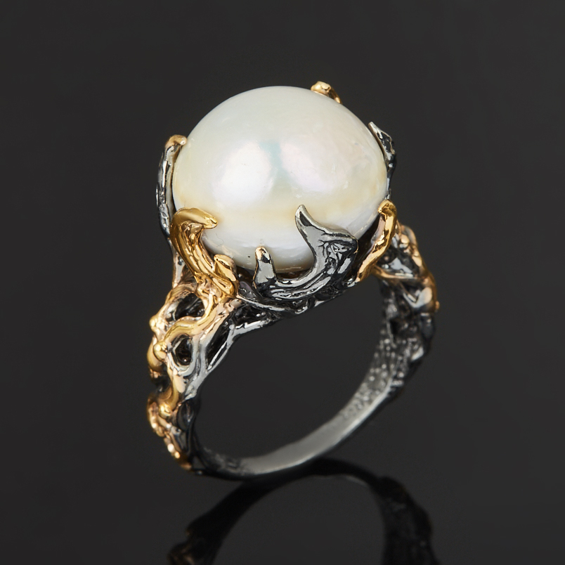 Кольцо жемчуг белый Гонконг (серебро 925 пр. позолота, родир. черн.) размер 18,5