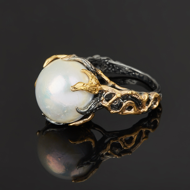 Кольцо жемчуг белый Гонконг (серебро 925 пр. позолота, родир. черн.) размер 18,5
