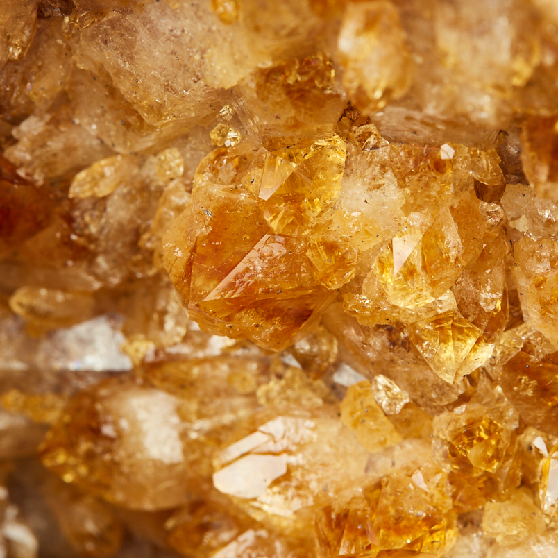 Друза цитрин Бразилия 16-20&nbsp;см (на подставке)