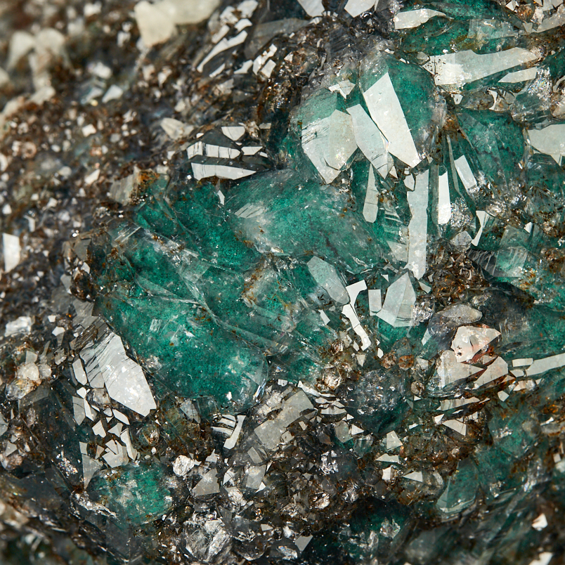 Жеода аметист зелёный Бразилия 16-20&nbsp;см