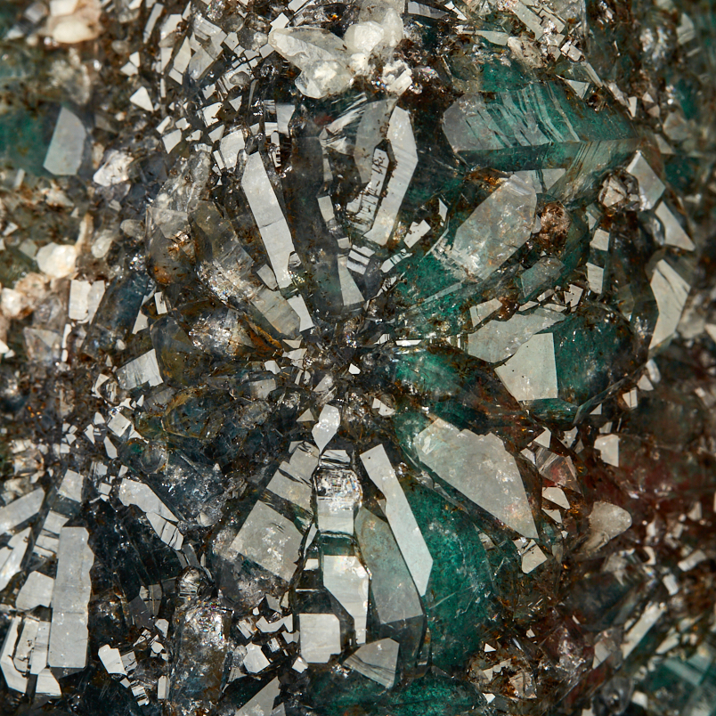 Жеода аметист зелёный Бразилия 16-20&nbsp;см