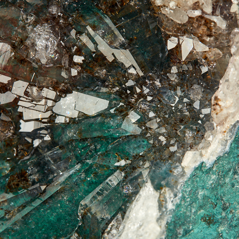 Жеода аметист зелёный Бразилия 16-20&nbsp;см