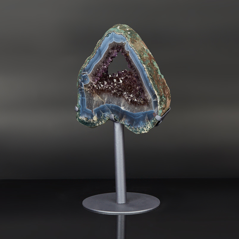 Срез аметист Бразилия 16-20&nbsp;см (на подставке)