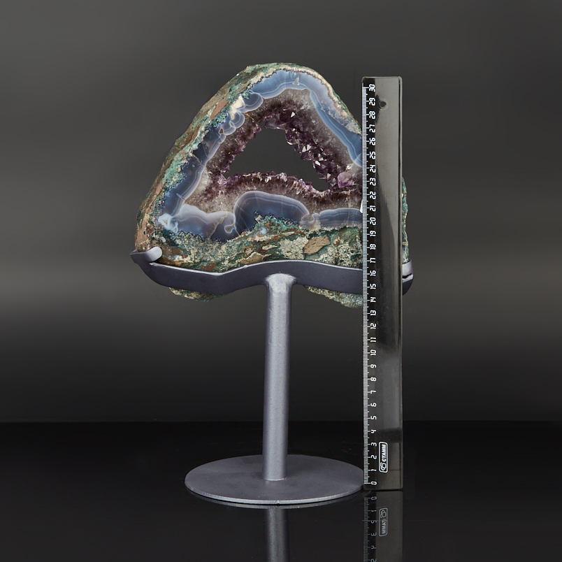 Срез аметист Бразилия 16-20&nbsp;см (на подставке)