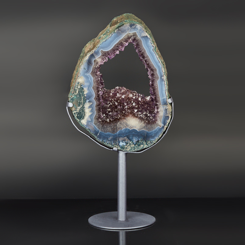 Срез аметист Бразилия от 20&nbsp;см (на подставке)