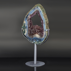 Срез аметист Бразилия от 20 см (на подставке)