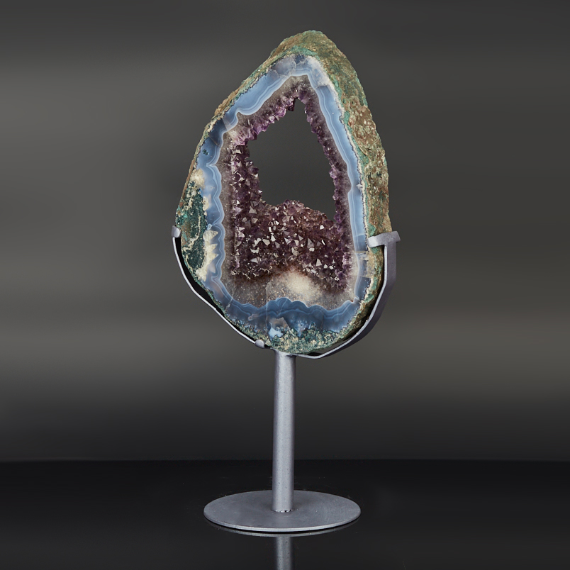 Срез аметист Бразилия от 20&nbsp;см (на подставке)