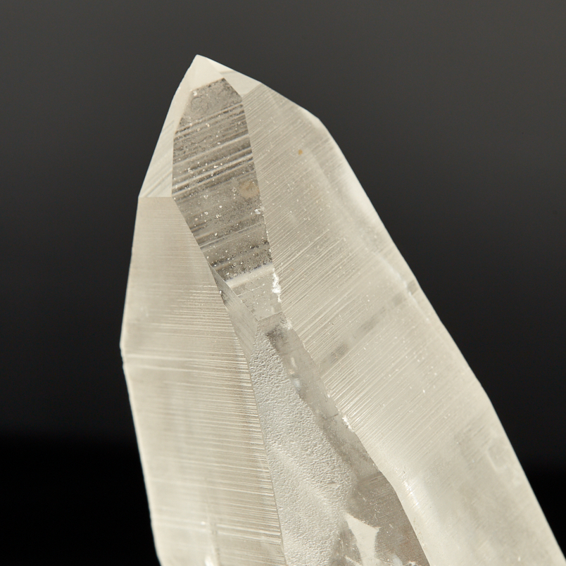 Кристалл кварц лемурийский Бразилия 12-16&nbsp;см (сросток, на подставке)