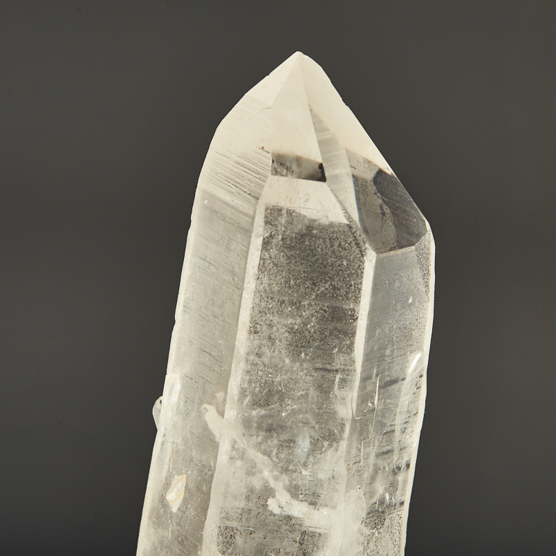 Кристалл кварц лемурийский Бразилия 16-20&nbsp;см (сросток, на подставке)