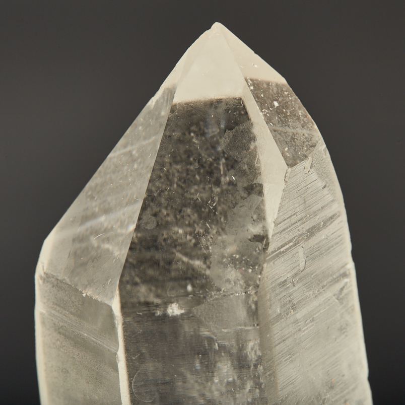 Кристалл кварц лемурийский Бразилия 16-20&nbsp;см (сросток, на подставке)