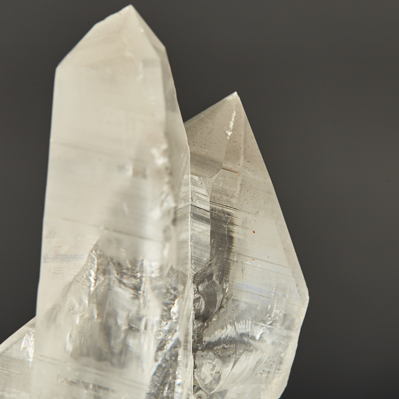 Кристалл кварц лемурийский Бразилия 16-20&nbsp;см (сросток, на подставке)