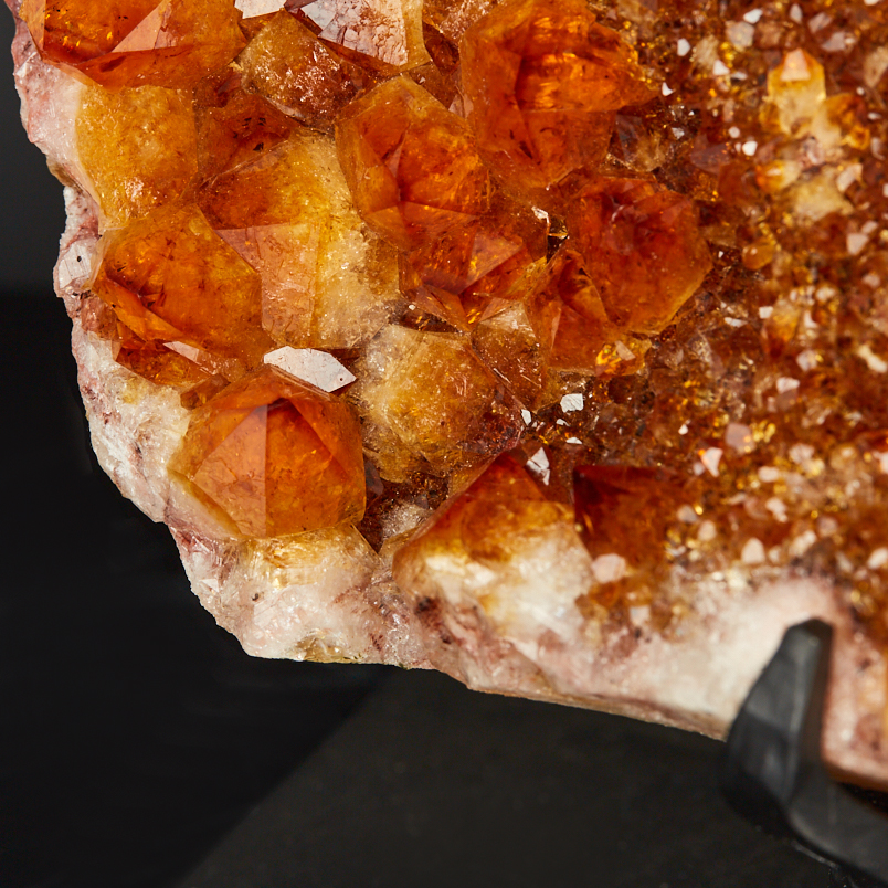 Друза цитрин Бразилия от 20&nbsp;см (на подставке)