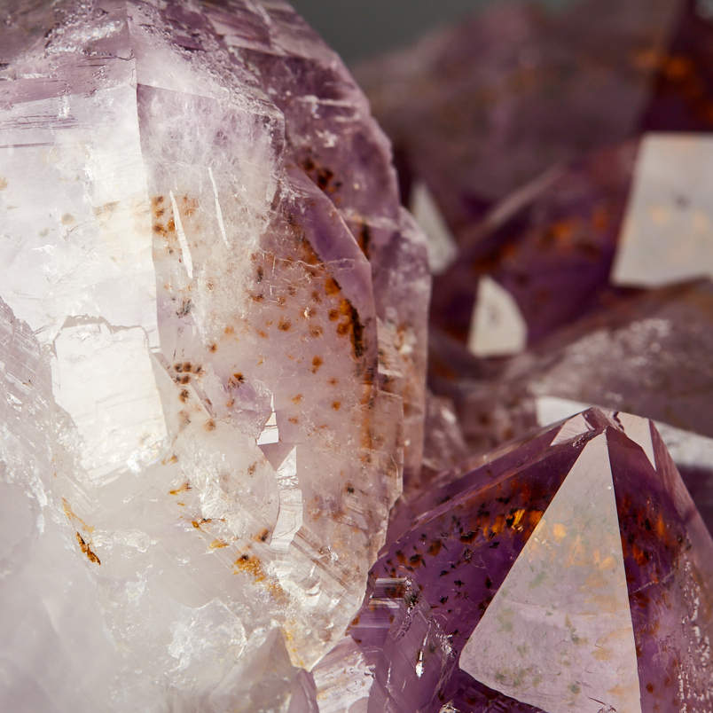 Друза аметист Бразилия от 20&nbsp;см (на подставке)