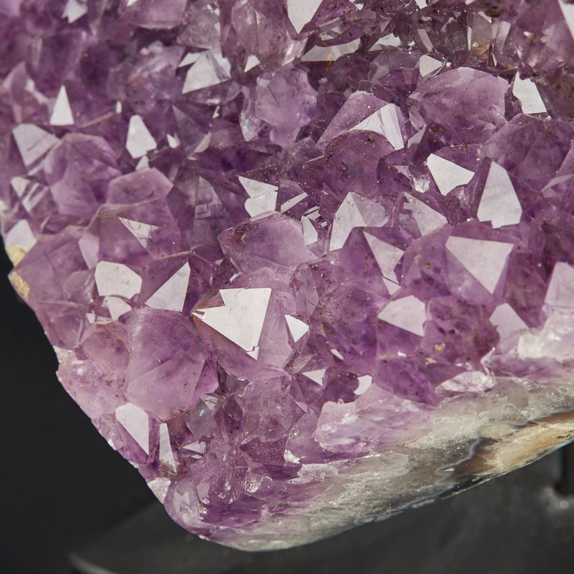 Друза аметист Бразилия 16-20&nbsp;см (на подставке)