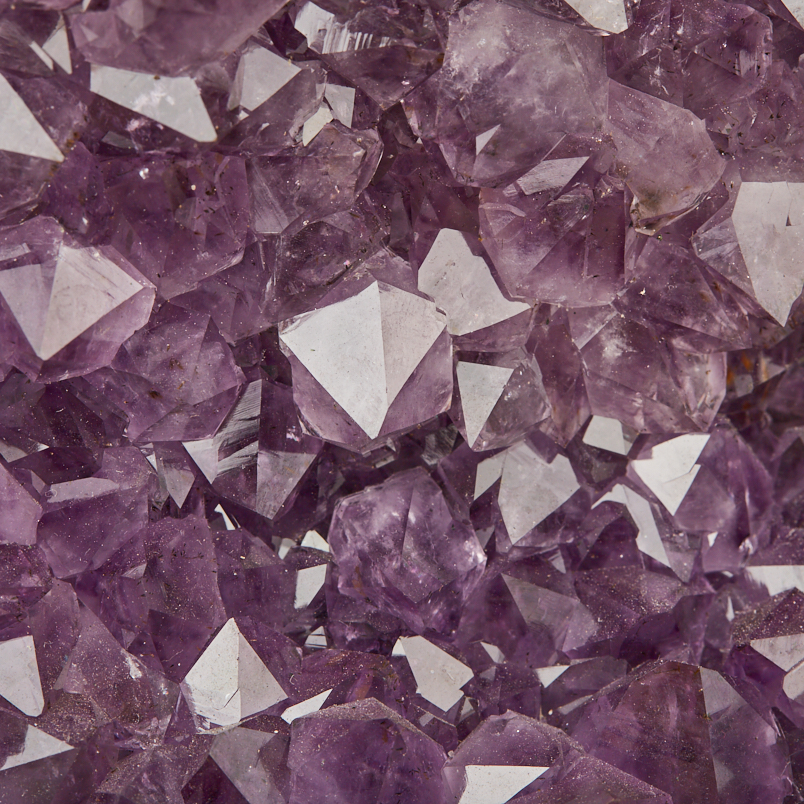 Друза аметист Бразилия 16-20&nbsp;см (на подставке)