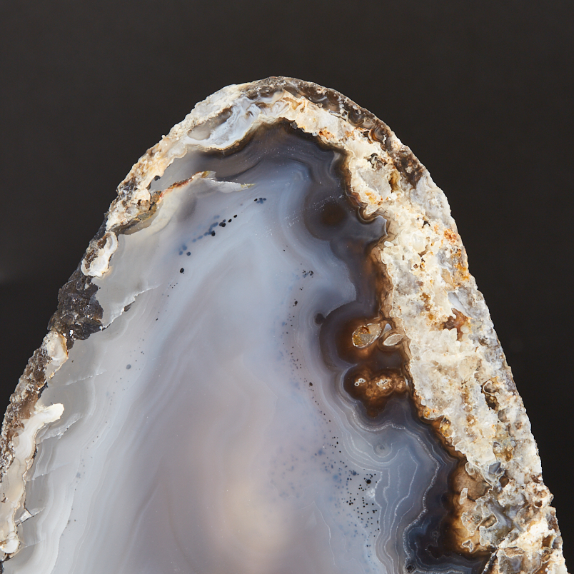 Срез агат серый Бразилия от 20 см (на подставке)