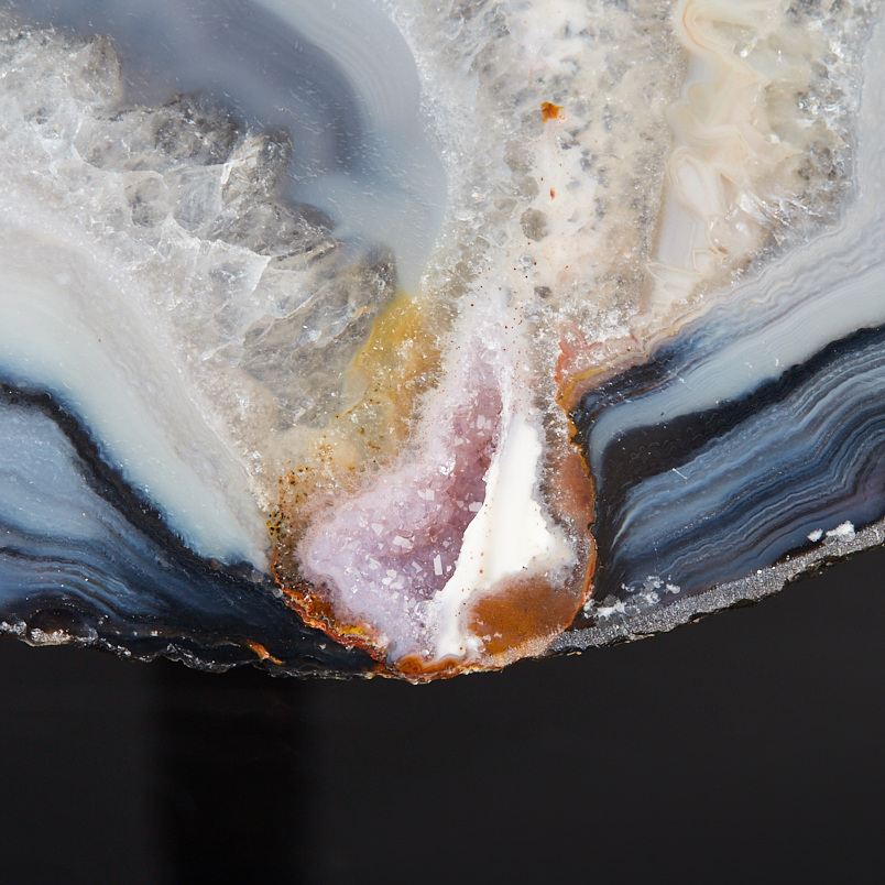 Срез агат серый Бразилия от 20 см (на подставке)