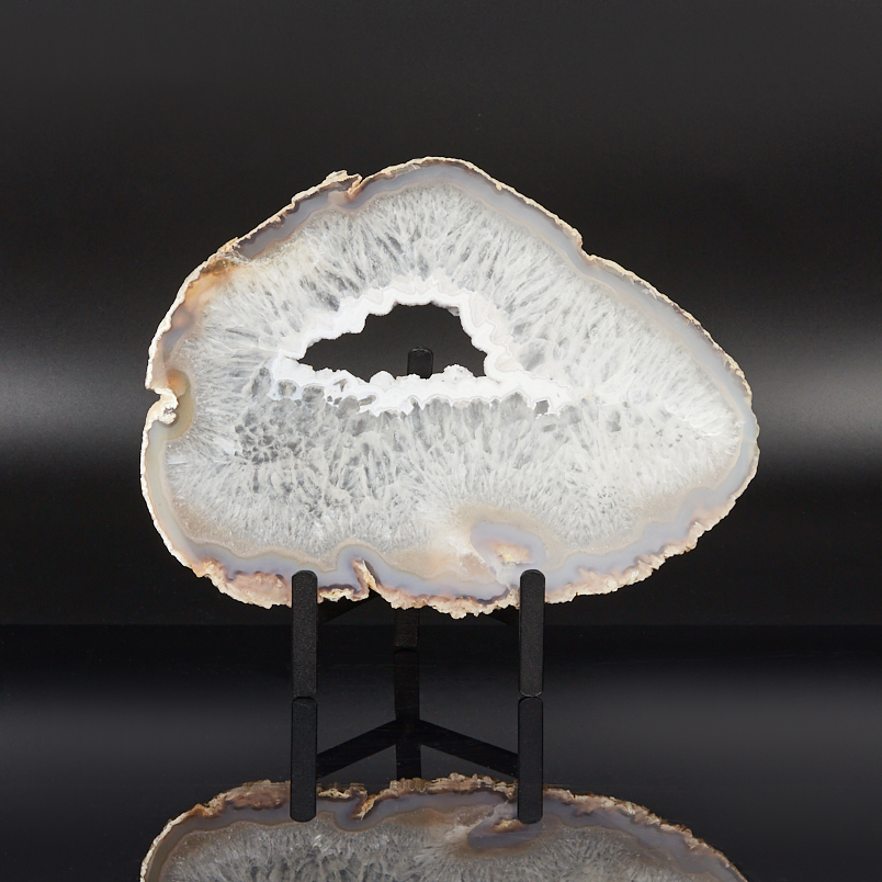 Срез агат серый Бразилия от 20&nbsp;см (на подставке)