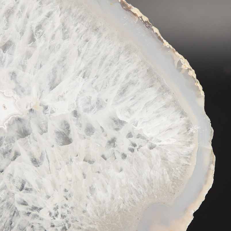 Срез агат серый Бразилия от 20&nbsp;см (на подставке)