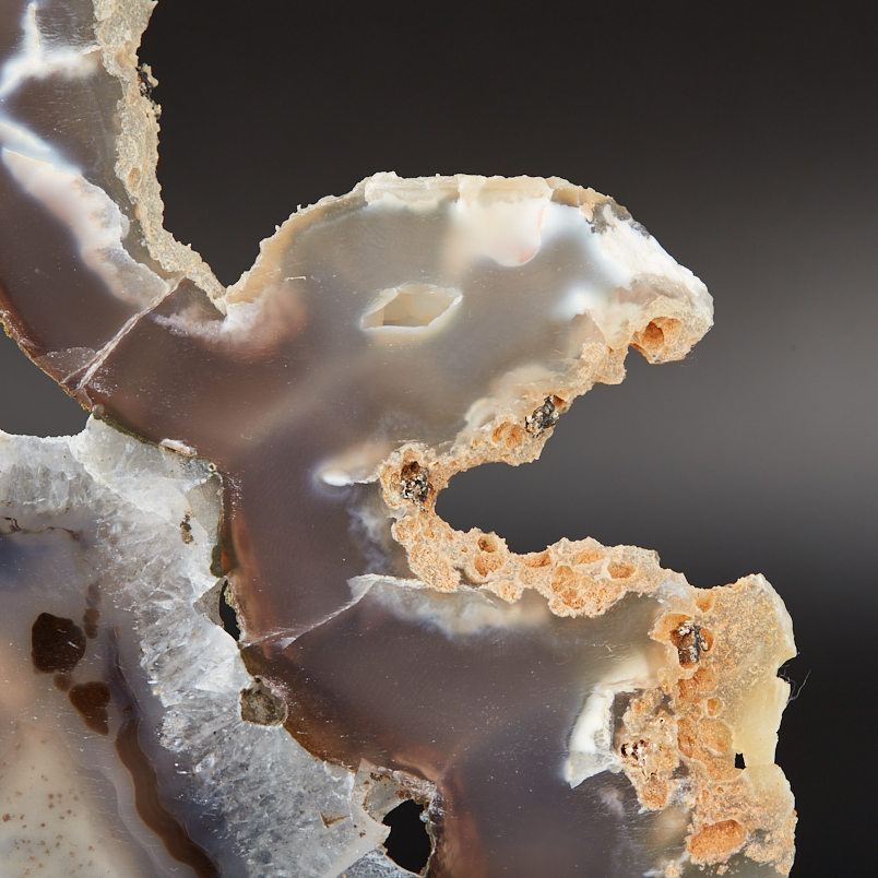 Срез агат серый Бразилия от 20&nbsp;см (на подставке)