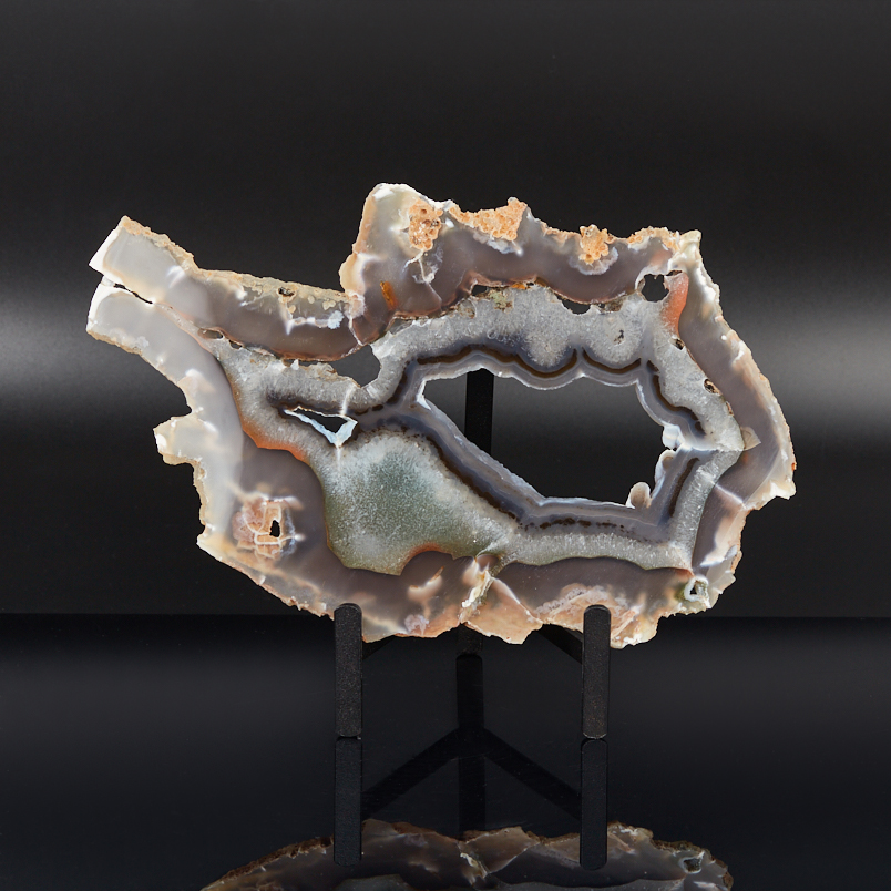 Срез агат серый Бразилия от 20&nbsp;см (на подставке)