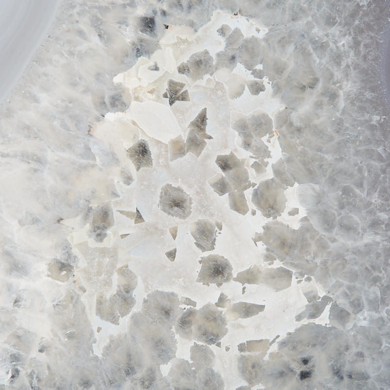 Срез агат серый Бразилия от 20&nbsp;см (на подставке)