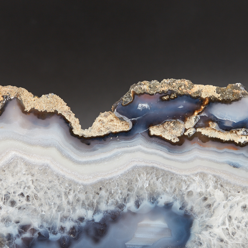 Срез агат серый Бразилия от 20&nbsp;см (на подставке)