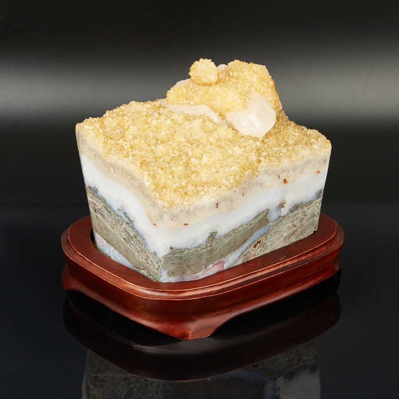 Друза цитрин Бразилия 16-20 см (на подставке)