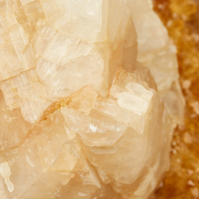 Друза цитрин Бразилия от 20 см (на подставке)