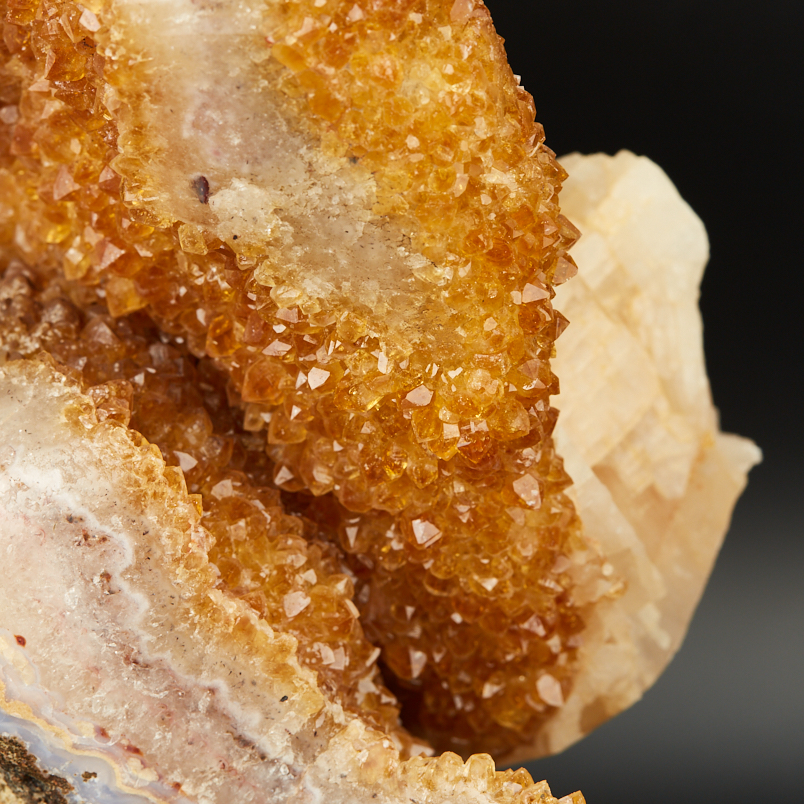 Друза цитрин Бразилия от 20 см (на подставке)