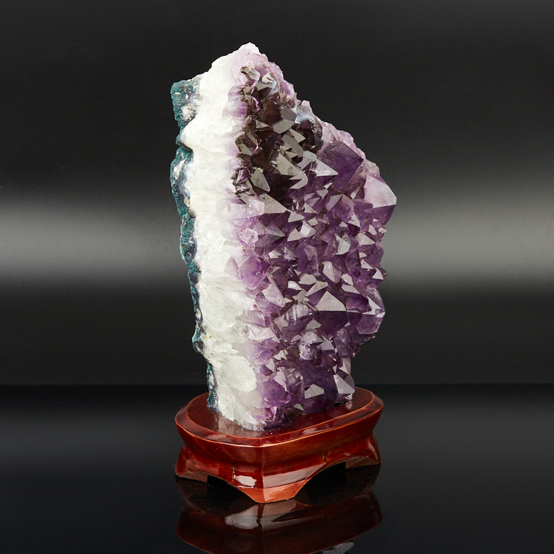 Друза аметист Бразилия от 20&nbsp;см (на подставке)