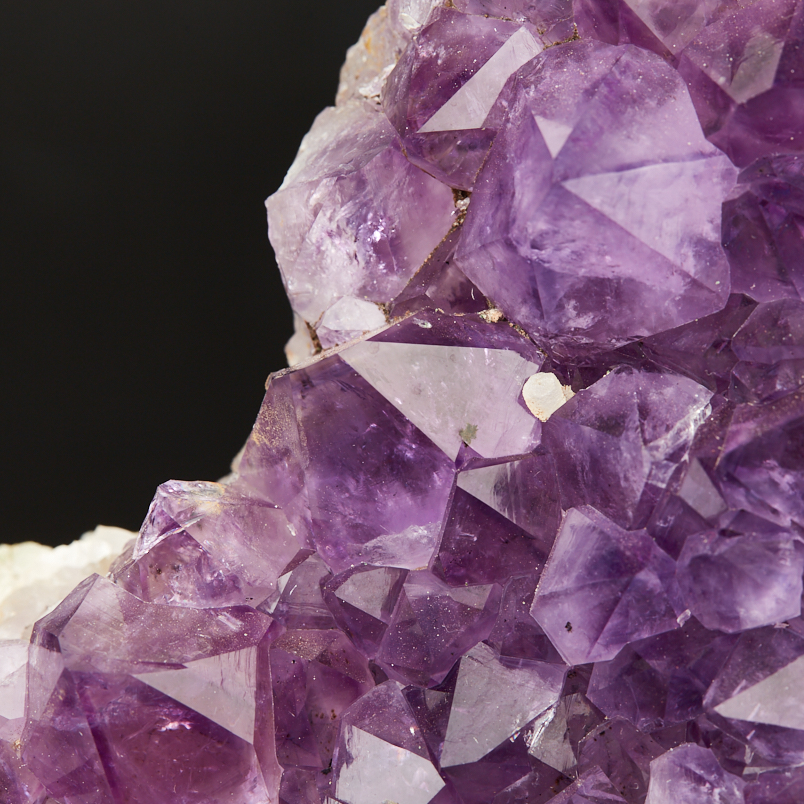 Друза аметист Бразилия от 20&nbsp;см (на подставке)