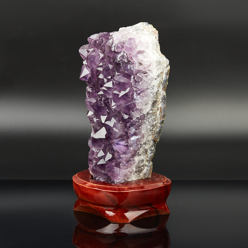 Друза аметист Бразилия от 20&nbsp;см (на подставке)