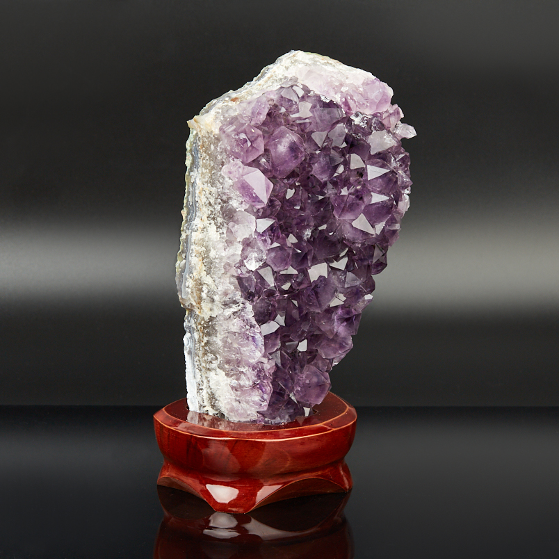 Друза аметист Бразилия от 20&nbsp;см (на подставке)
