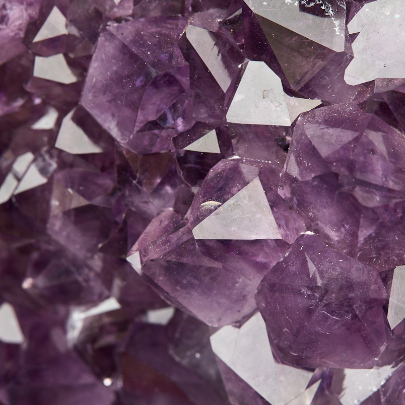 Друза аметист Бразилия от 20&nbsp;см (на подставке)