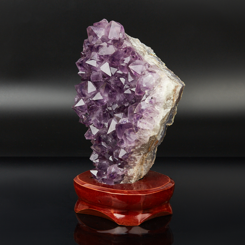 Друза аметист Бразилия от 20&nbsp;см (на подставке)