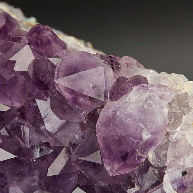 Друза аметист Бразилия от 20&nbsp;см (на подставке)