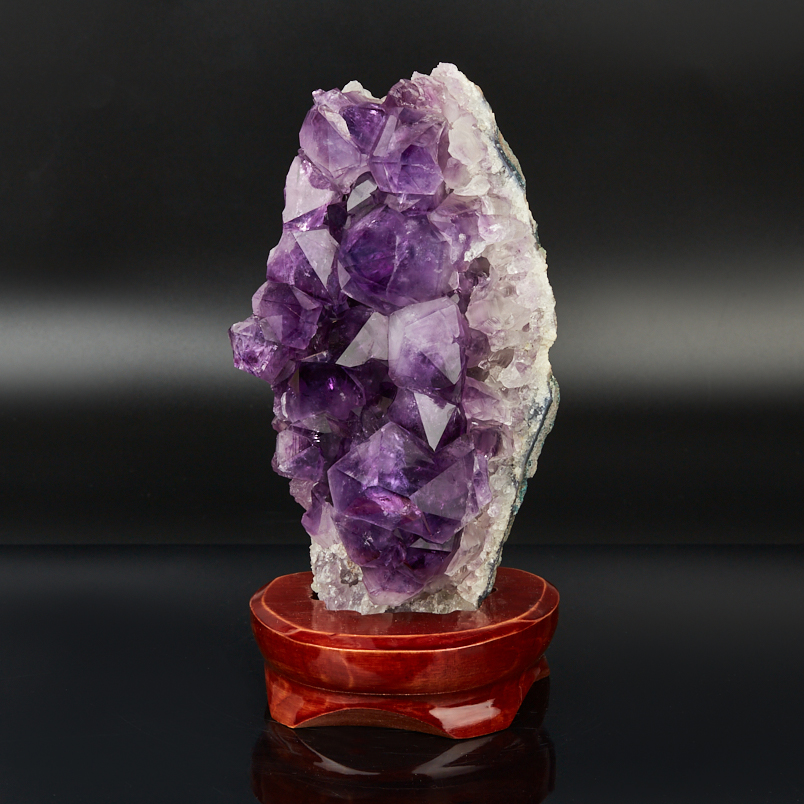 Друза аметист Бразилия от 20&nbsp;см (на подставке)