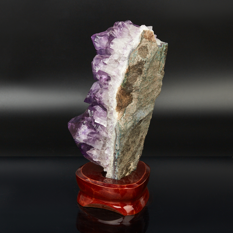 Друза аметист Бразилия от 20&nbsp;см (на подставке)