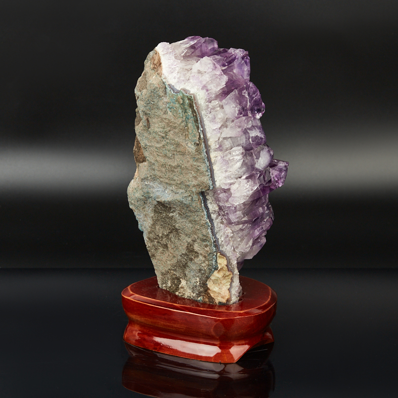 Друза аметист Бразилия от 20&nbsp;см (на подставке)
