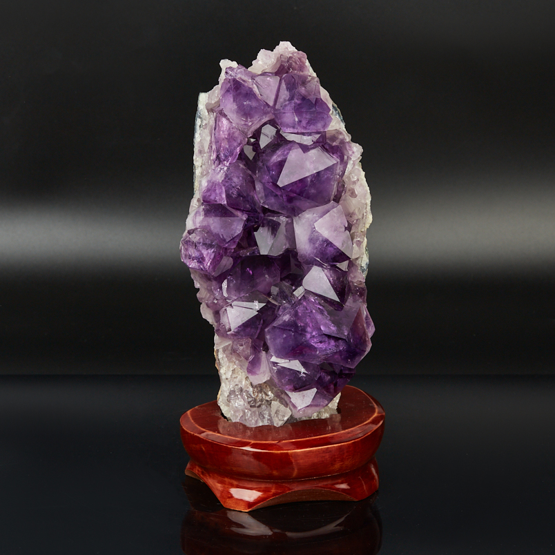 Друза аметист Бразилия от 20&nbsp;см (на подставке)