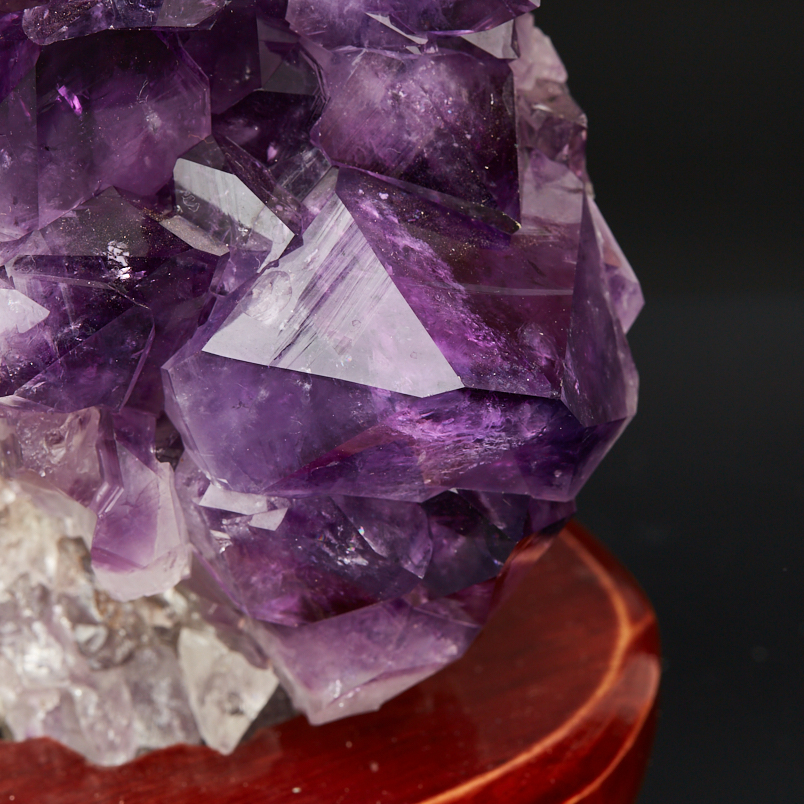 Друза аметист Бразилия от 20&nbsp;см (на подставке)