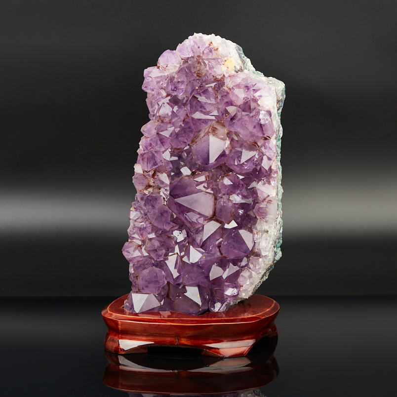 Друза аметист Бразилия от 20 см (на подставке)