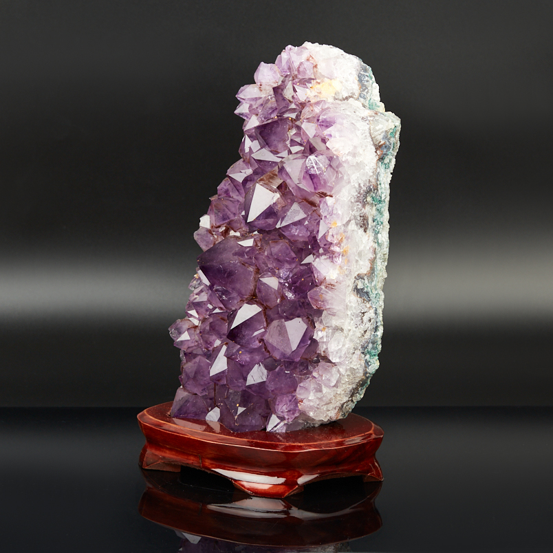 Друза аметист Бразилия от 20 см (на подставке)