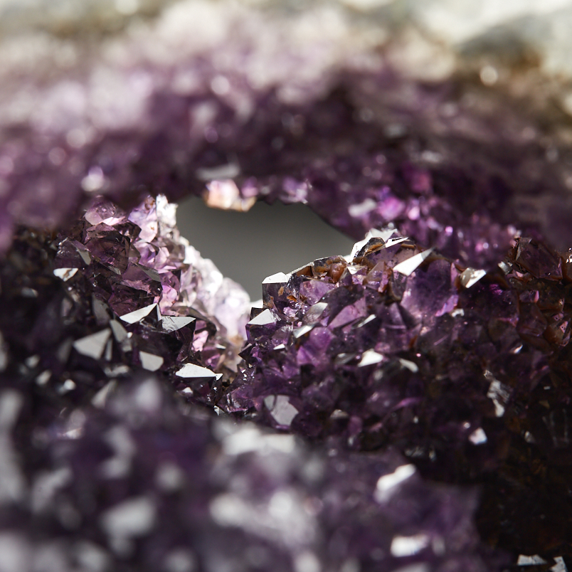 Жеода аметист черный Бразилия 12-16 см