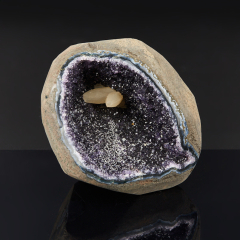 Жеода аметист черный Бразилия 9-12 см (1 шт)