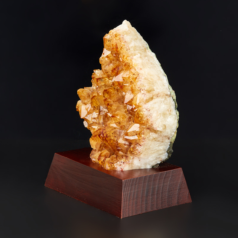 Друза цитрин Бразилия 16-20&nbsp;см (на подставке)