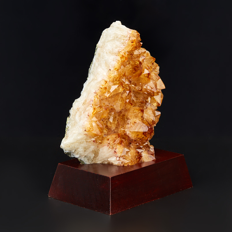 Друза цитрин Бразилия 16-20&nbsp;см (на подставке)