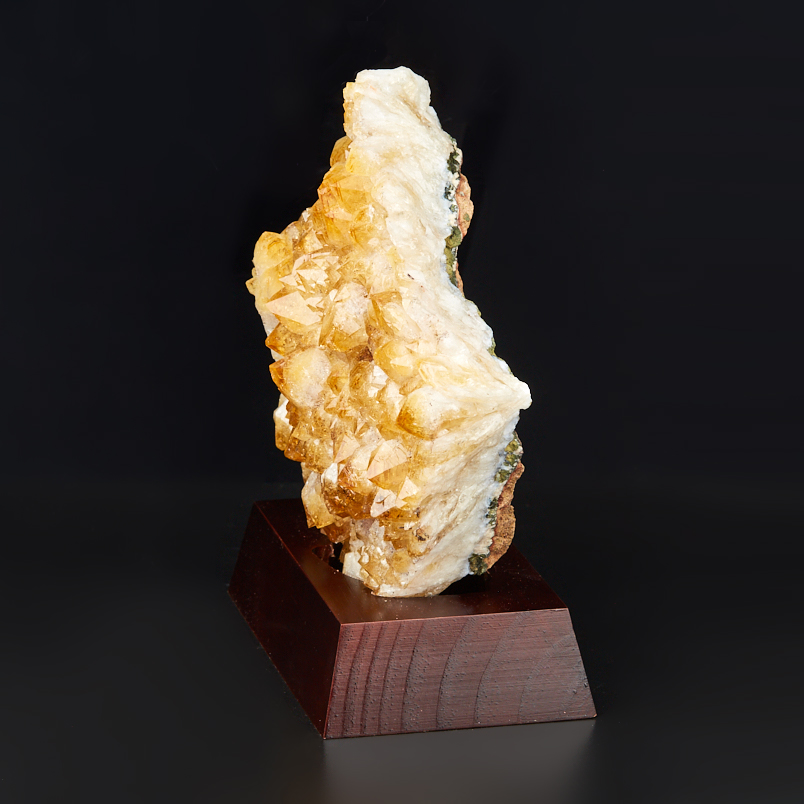 Друза цитрин Бразилия 16-20 см (на подставке)